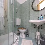 Double Bedroom In Center Maison d'hôtes