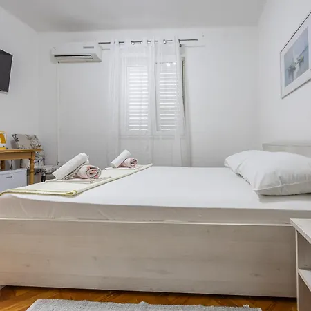 Double Bedroom In Center Penzion