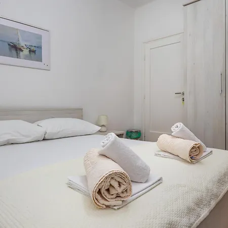 Double Bedroom In Center Guest house Crikvenica