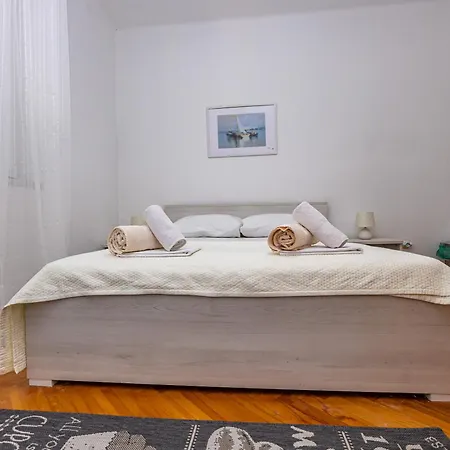 Double Bedroom In Center