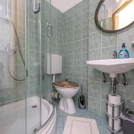 Double Bedroom In Center Guest house