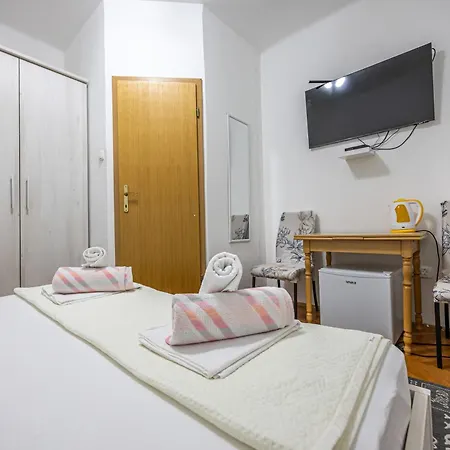 בית הארחה Double Bedroom In Center קריקווניצה