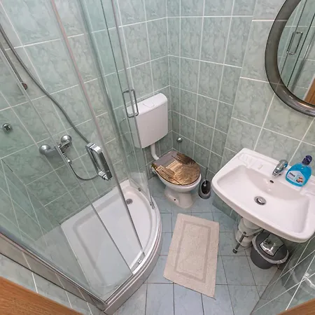 Double Bedroom In Center בית הארחה 3*