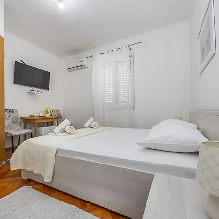בית הארחה Double Bedroom In Center קריקווניצה