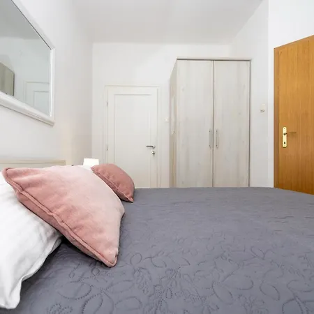 Double Bedroom In Center 3*