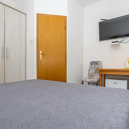 Double Bedroom In Center Pensionat 3*