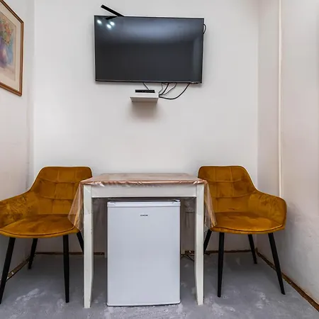 Double Bedroom In Center Crikvenica