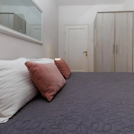 Pensionat Double Bedroom In Center 3*