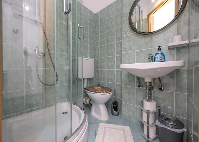 Double Bedroom In Center Guest house