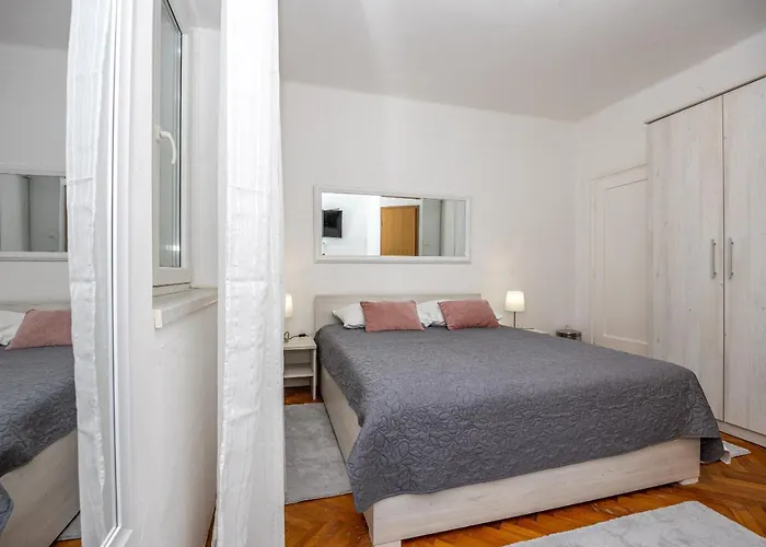 Vendégház Double Bedroom In Center Crikvenica